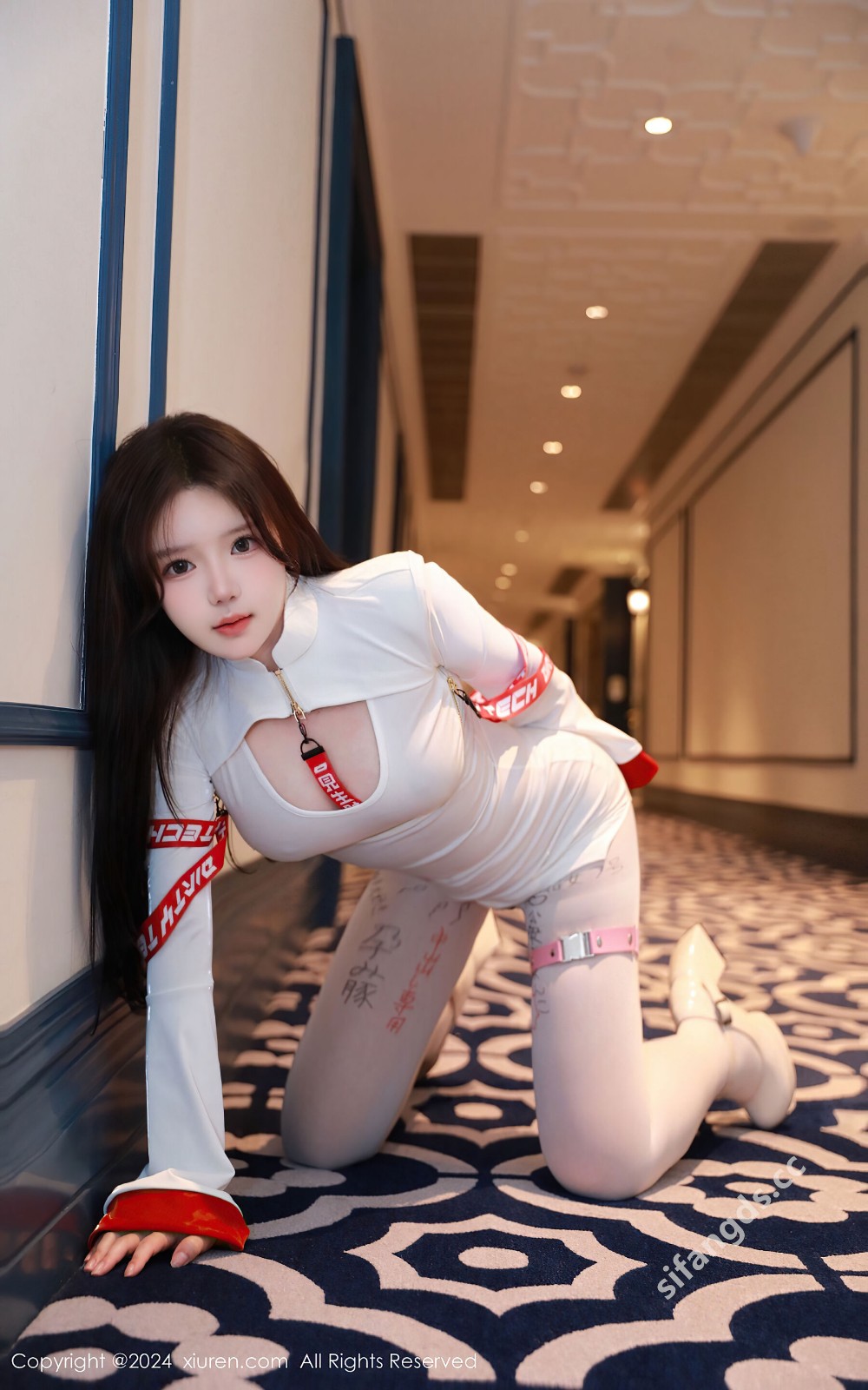 小薯條nienie《私購流出》Vol. 8258